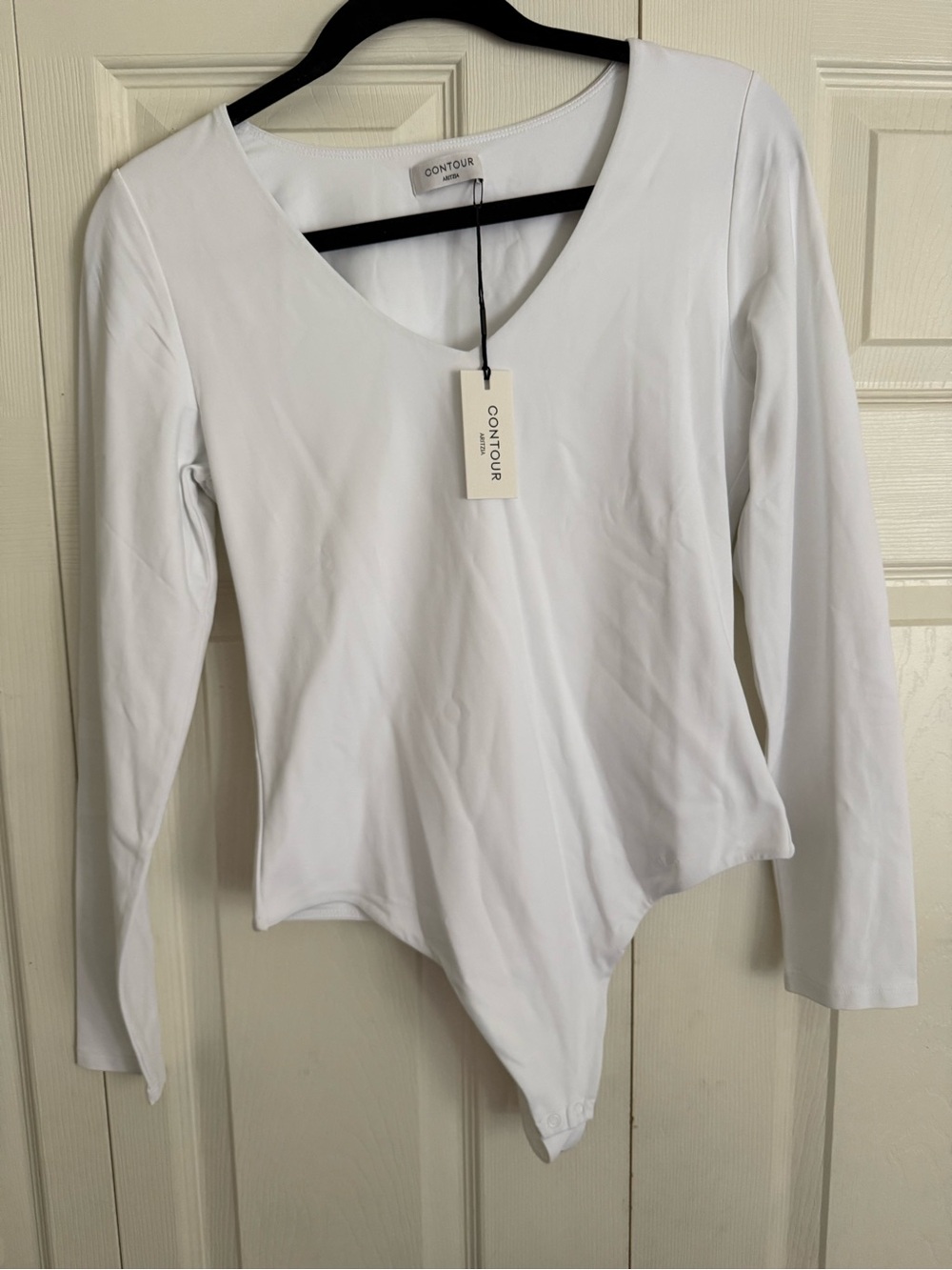 Aritzia Contour White Long-Sleeve Scoop-Neck Bodysuit